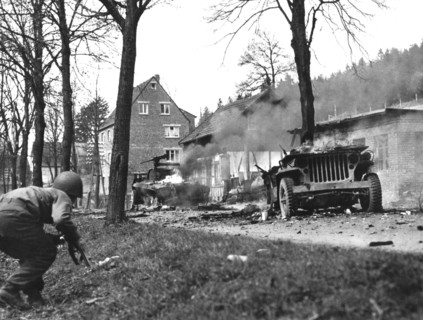 Scène de combat en Allemagne
(Printemps 1945)