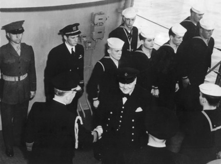 Churchill rend visite à Roosevelt, à Alexandrie, en Egypte. (Février 1945)