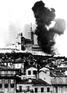 Lieu saint bombardé à Marseille. 
(23 août 1944)