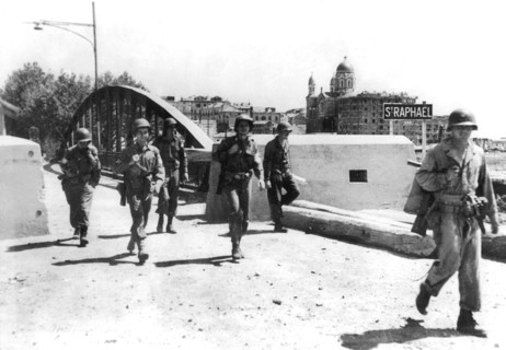 Soldats du génie américains à Saint Raphaël.
(Août 1944)