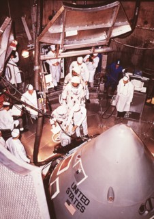 Equipage de la mission Apollo 1, préparation du vol d'essai en orbite réalisé en septembre 1966. Cet équipage périra dans un accident tragique le 27 janvier 1967