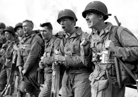 GI's avant le Débarquement sur les plages de Normandie (juin 1944)