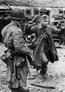 Reddition d'un soldat allemand (juin 1944)