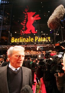 Der US-amerikanische Schauspieler und Regisseur Clint Eastwood kommt am...