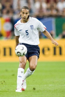 Rio FERDINAND (ENG) - Einzelaktion
Viertelfinale England (ENG) - Portugal (POR) 1:3 n.E. am 01.07