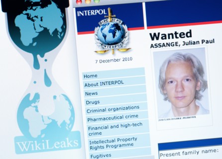 Mandat d'arrêt international contre Julian Assange, fondateur de Wikileaks