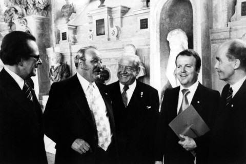 Conferring of an order in the Antiquarium of the Munich residence