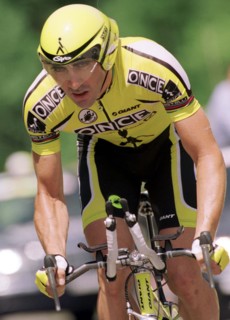 Der französische Radprofi Laurent Jalabert fährt am 24.06.1998 in Ittigen (Schweiz) auf der neunten