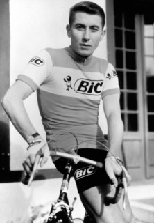 Der Franzose Jacques Anquetil posiert im Januar 1967 für ein Foto. Der aus Rouen stammende