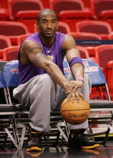 Basketball; NBA Saison 2004/2005 
Miami Heats  102 vs. 89  Los Angeles Lakers
Kobe Bryant