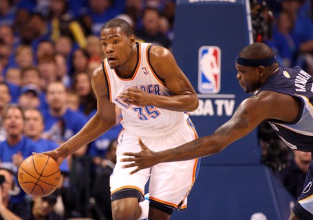 01 May 2011: Thunder forward Kevin Durant (35) runs with the ball past Memphis forward Zach