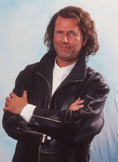 Andr¿ RIEU, NL, Musiker, Violinist, "Walzerkoenig", halbe Figur, HF.