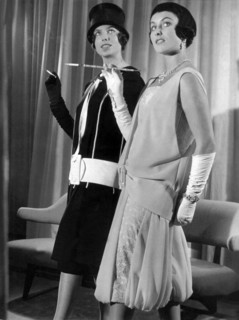Fashion in the 1920s - short skirts