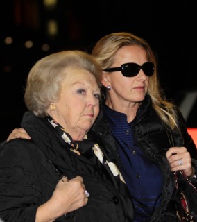 Queen Beatrix and Princess Mabel  in Innsbruck hospital