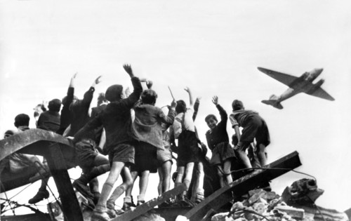 Festivities: 50th anniversary of the Berlin air bridge
