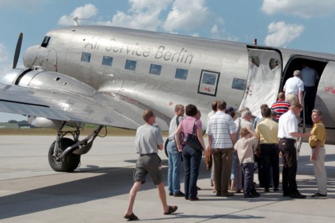 "Raisin Bomber" for Baltic Sea round flight in Rostock