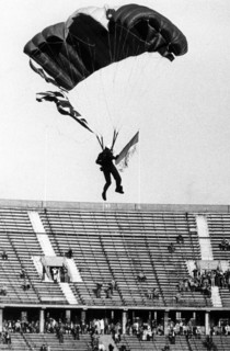 British parachutist at match Hertha BSC vs. Werder Bremen