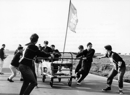Canadian army organises a bed race for charity