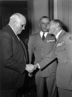 The new French military governor in Berlin is presented