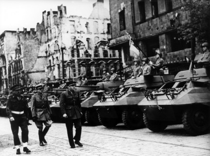 French squads after the end of the war in Berlin