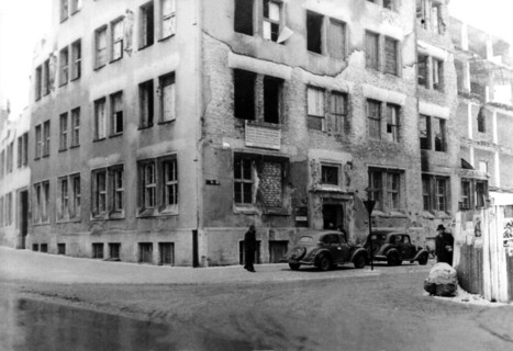 Assault on de-Nazification court