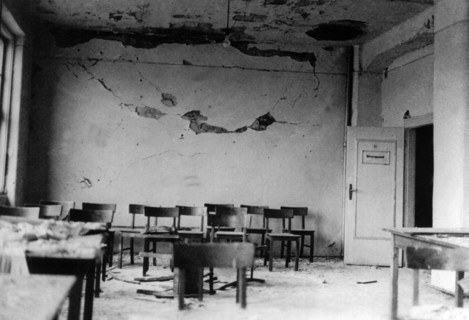 Assault on de-Nazification court