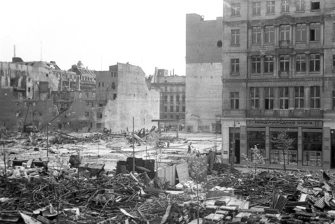 Post-war era - rubble clearance in Berlin, 1948