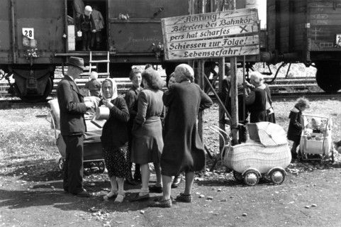 Expellees of Sudetenland arrive in Munich
