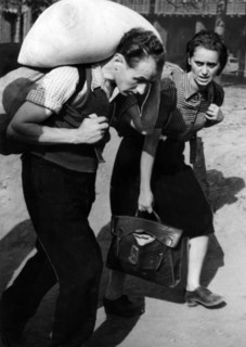 Postwar period: city dwellers flee to the countryside