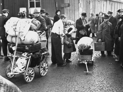 Post-war era - refugees