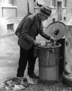 Post-war era - Poverty - Waste collector
