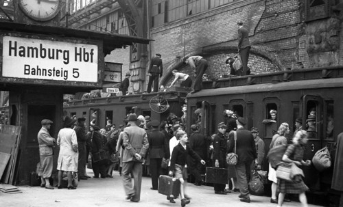 Post-war era - hoarder trips at central station Hamburg 1946