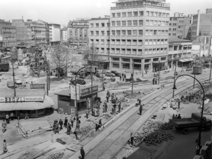 Post-war era - reconstruction of Frankfurt on the Main
