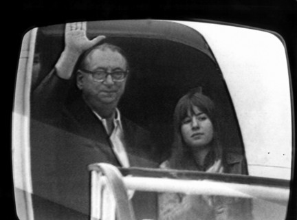 Heinrich Albertz provides himself as hostage in Lorenz kidnapping