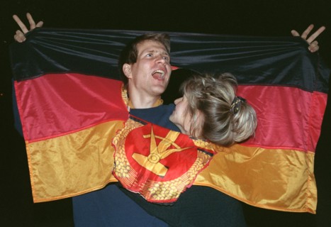 10th anniversary of the fall of the Berlin Wall: Joy at German reunification