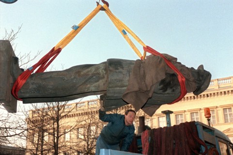 Removal of Socialist Symbols in Eisleben