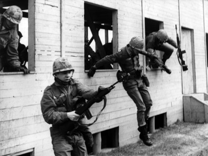 US soldiers during fighting exercises in Berlin