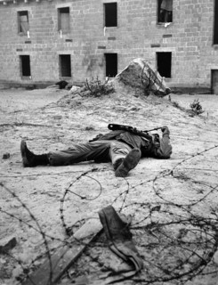 "Dead body" during manoeuvre of US army in ghost village "Parks Range" in Berlin