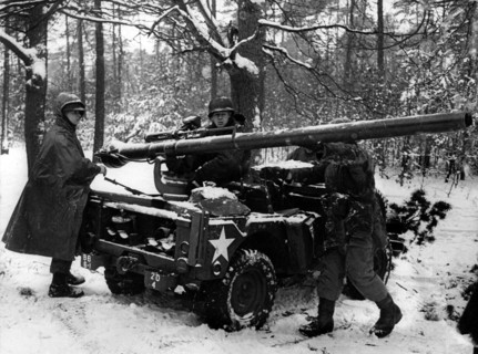 Manoeuvre of US army in wintery Grunewald in Berlin