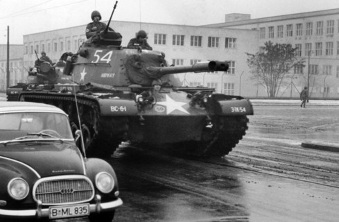 Maneuver of US troops in Berlin