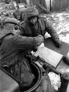 Soldiers have a coffee break during German-American manoeuvre "Silberkralle"