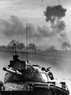 US manoeuvre and simulated drop of atomic bomb
