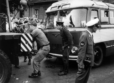 US Army helps Soviet soldiers after breakdown in West Berlin