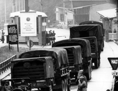 US troop transport to Berlin leads through Soviet zone