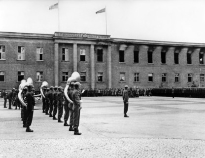 Invasion of US troops 1945 in Berlin