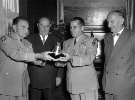 Change of the US town majors in Berlin