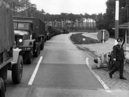 US troop transport  reaches Allied check point Dreilinden