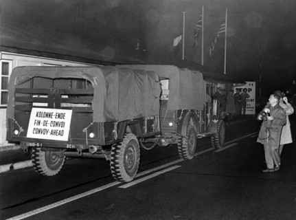 US troop transport reaches Berlin after trip through Soviet zone