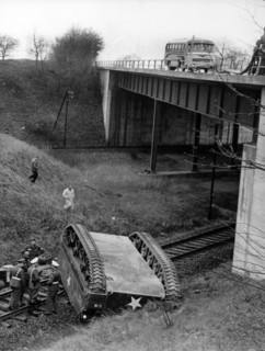 Three soldiers die in an accident with an armoured personnel carrier
