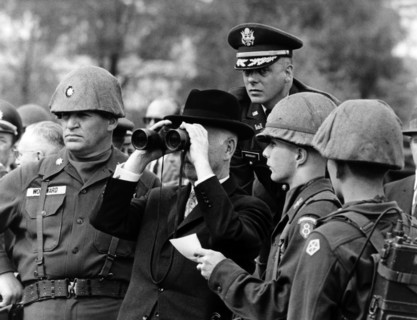 Lübke visiting US forces in Hanau